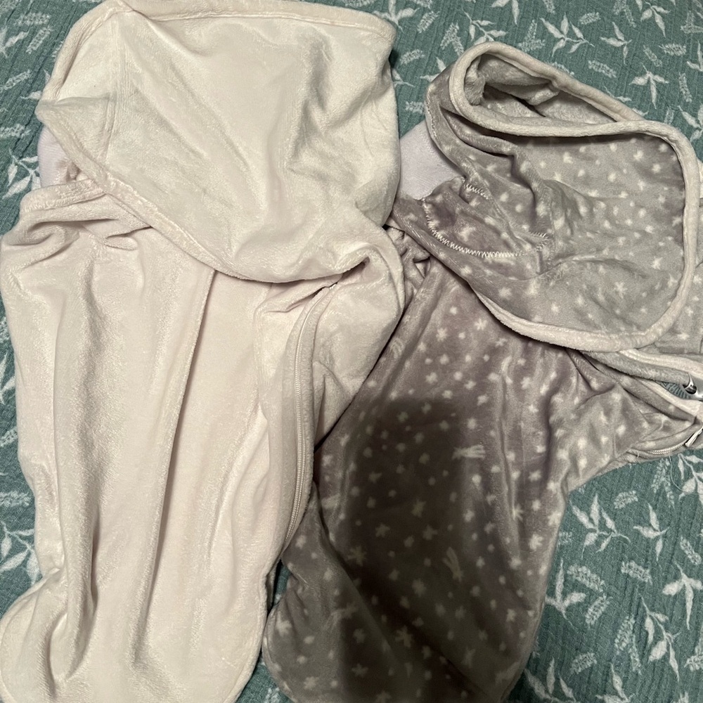 aden + anais Cream and Gray Star Pajama Set